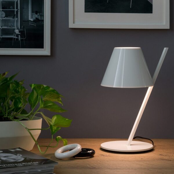 LA PETITE επιτραπέζιο φωτιστικό