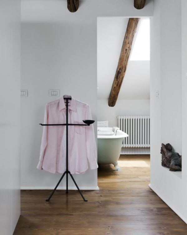 OFFICINA υπηρέτης