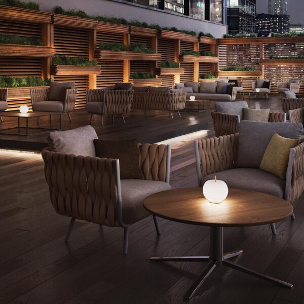 KUSHI 16 φορητό επιτραπέζιο φωτιστικό