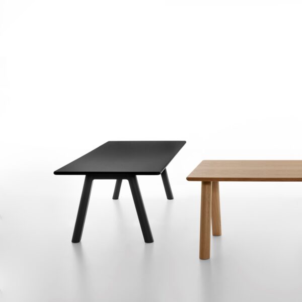 TRAN TRAN τραπέζι