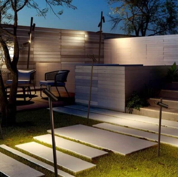 1748-1136fe5219664d31a044a60256600923 JUNCUS spot δαπέδου με καρφί