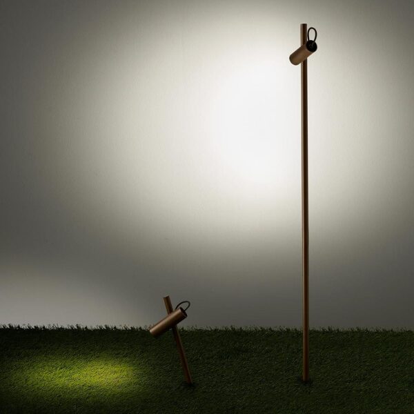 1748_3 JUNCUS spot δαπέδου με καρφί