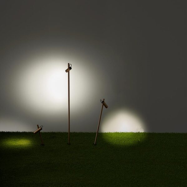 1748_4 JUNCUS spot δαπέδου με καρφί