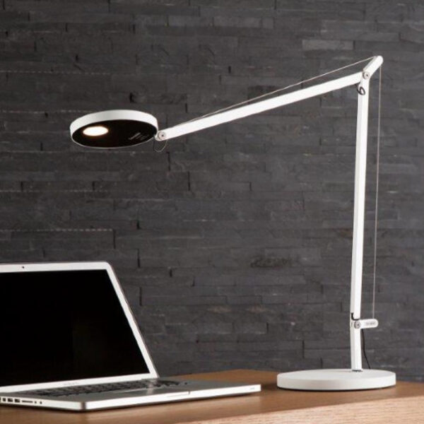 DEMETRA επιτραπέζιο φωτιστικό με αισθητήρα κίνησης