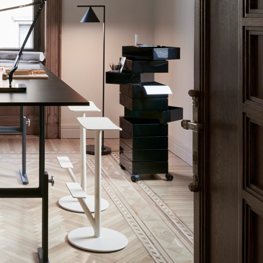 1930_6 360° HIGH συρταριέρα