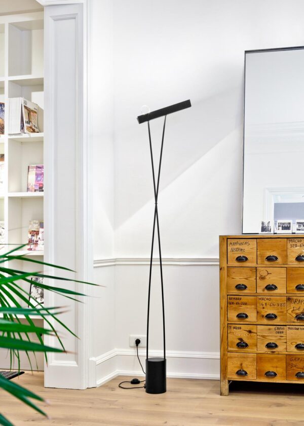 LEO floor lamp