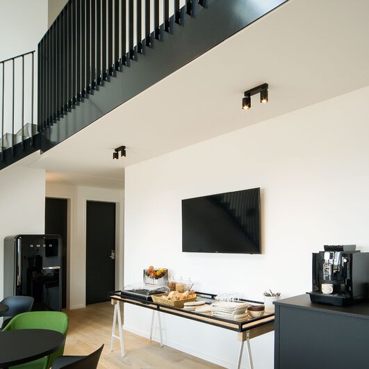 SQUBE ON BASE TRIPLE spot με βάση