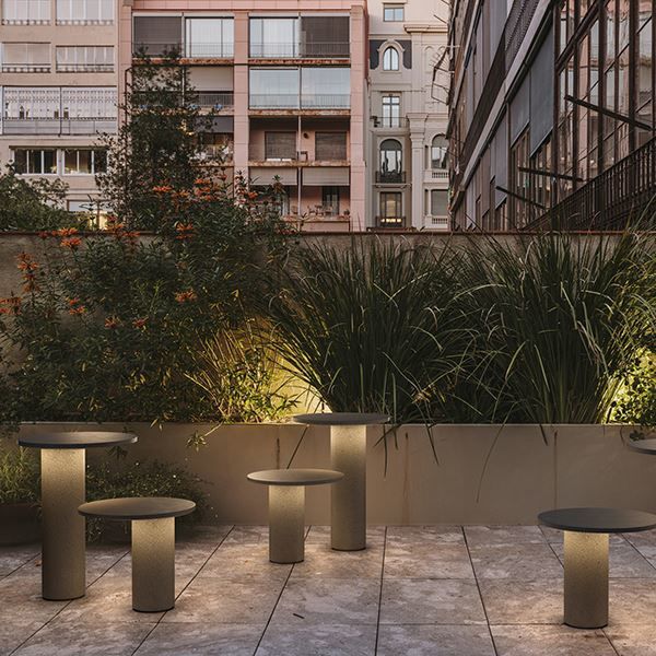 MOAL φωτιστικό δαπέδου - σκαμπό - βοηθητικό τραπέζι