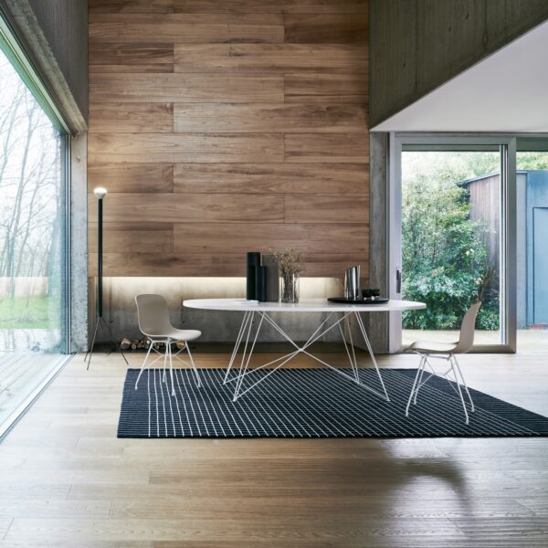 XZ3 οβάλ τραπέζι