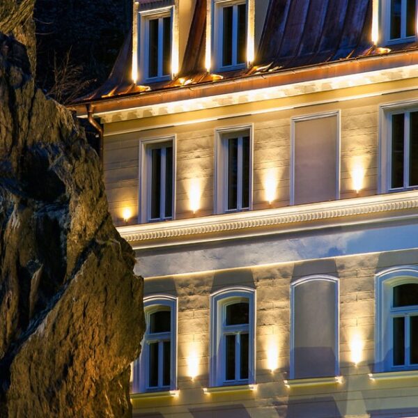 TRAIN φωτιστικό τοίχου μονής κατεύθυνσης