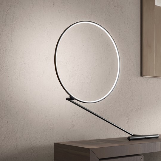 Poise επιτραπέζιο φωτιστικό