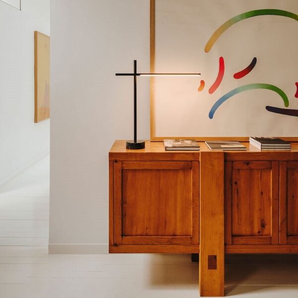 TUBS επιτραπέζιο φωτιστικό