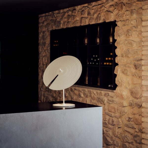 Symphony φωτιστικό επιτραπέζιο με διακοπτη on off