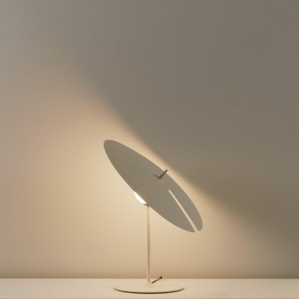 Symphony φωτιστικό επιτραπέζιο με διακοπτη on off