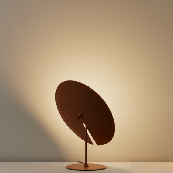 Symphony φωτιστικό επιτραπέζιο με διακοπτη on off