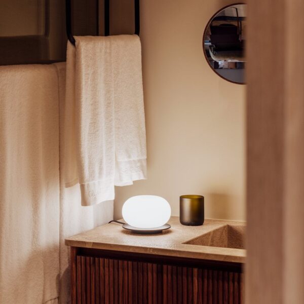 KNOCK φωτιστικό επιτραπέζιο