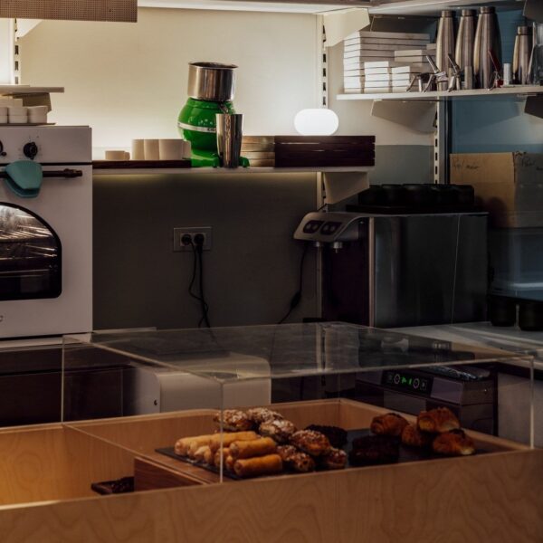 KNOCK φωτιστικό επιτραπέζιο