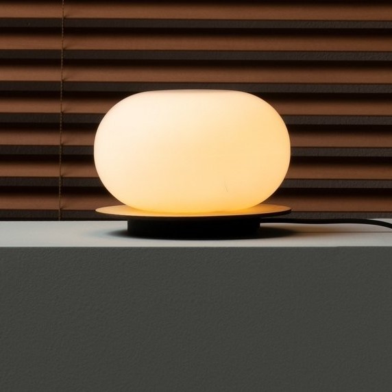 3717-mainImage KNOCK φωτιστικό επιτραπέζιο