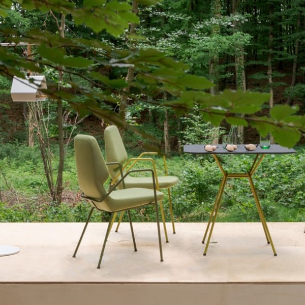 OBLIQUE καρέκλα εξωτερικού χώρου με βραχίονες