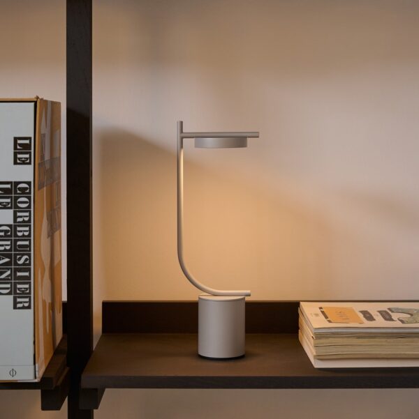 4430-7ff9aaab7eba4a7fa5520378076c1bf1 IGRAM φορητό επιτραπέζιο φωτιστικό - σχήμα J