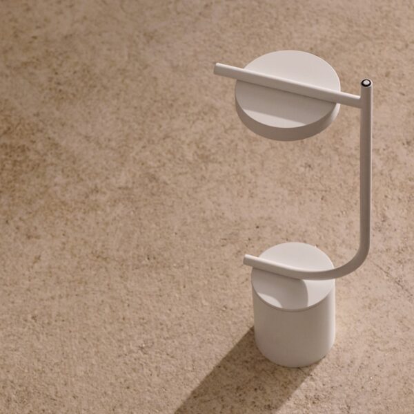 4430-e0eb169f80c94d8cbcd4a9a01124feda IGRAM φορητό επιτραπέζιο φωτιστικό - σχήμα J