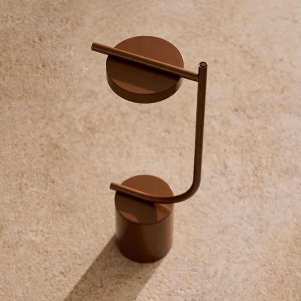 4430-f48021c4db6347e1b6a813cb96707d93 IGRAM φορητό επιτραπέζιο φωτιστικό - σχήμα J