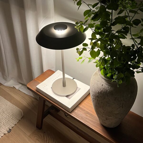 HORISONT επιτραπέζιο φωτιστικό