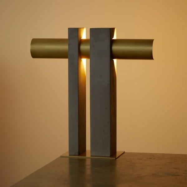 PI επιτραπέζιο φωτιστικό