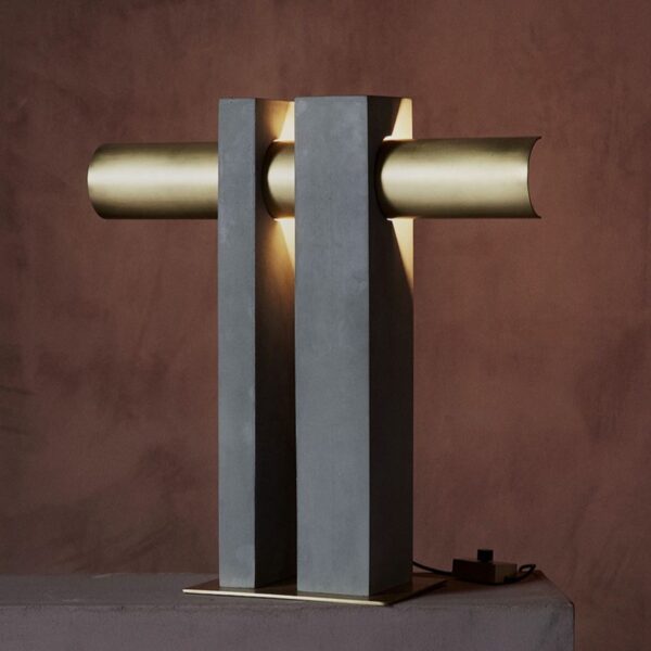 PI επιτραπέζιο φωτιστικό