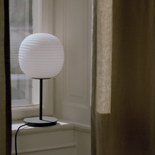 LANTERN επιτραπέζιο φωτιστικό