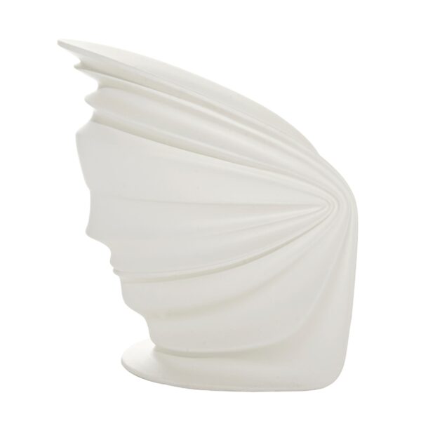 MODESTY VEILED πολυθρόνα