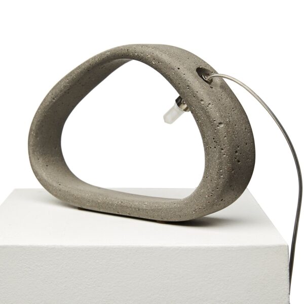 907-cf2c51bcf65444e38fe42f4259c44d0d ARETHA επιτραπέζιο φωτιστικό