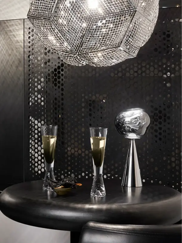 Melt-Small-Portable-Light-Silver-3_2ambiancee MELT φορητό επιτραπέζιο φωτιστικό