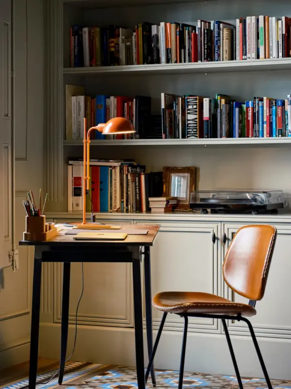 FUNICULI' επιτραπέζιο φωτιστικό