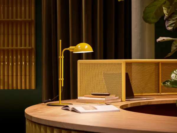 FUNICULI' επιτραπέζιο φωτιστικό