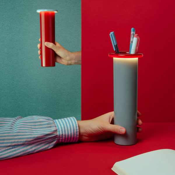 Magis_bouquet_vase-lamp_ambient_LI100_LI102_light-blue_bordeauxlightplus BOUQUET φορητο επιτραπεζιο φωτιστικό / βαζο