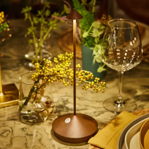 PINA φορητό επιτραπέζιο φωτιστικό