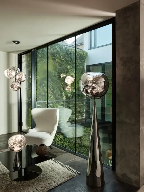 Melt-Fat-Cone-Floor-Light-Silver-Polished-Polycarbonate-ambiance1 MELT CONE FAT φωτιστικό δαπέδου
