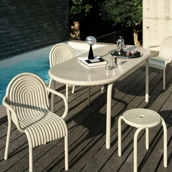 Groove-Large-Obround-Outdoor-Table-Putty-Weather-Resistant-Aluminium-2_2400x1800_ambiance GROOVE ΤΡΑΠΕΖΙ
